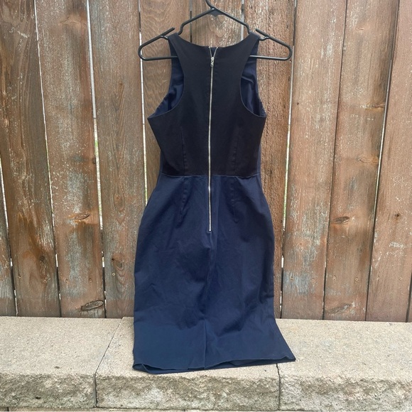 BANANA REPUBLIC Women’s Colorblock Navy Black Sleeveless Pencil Dress Size 6 P - Picture 4 of 9